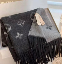 Cashmere reversible scarf