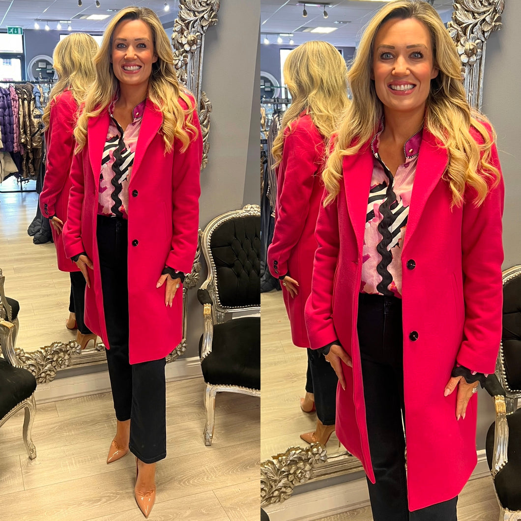 Eva kayan Pink Coat