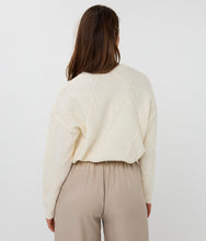 Esquallo Knit