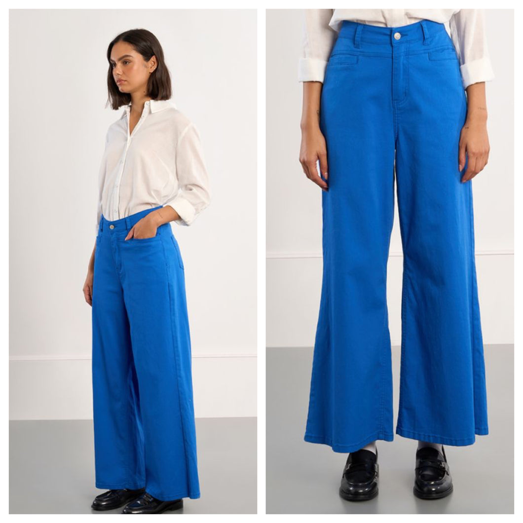 Molly Bracken jeans